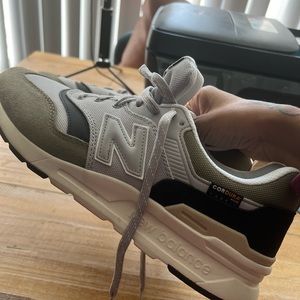 New Balance Men’s Size 10